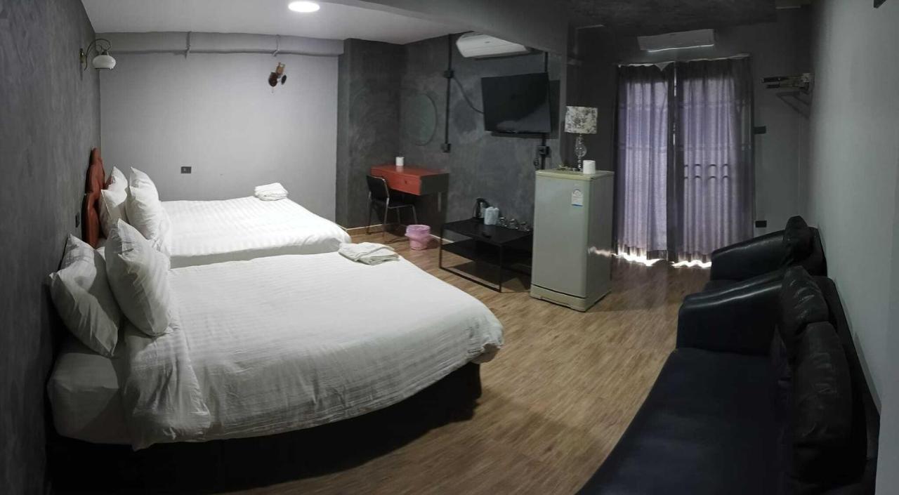 Kun Hotel Nakhonratchasima Esterno foto